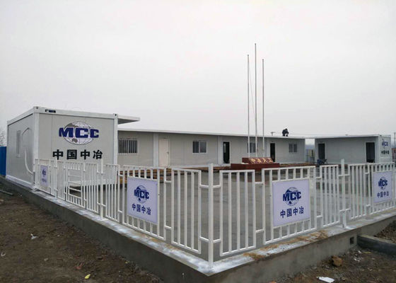 China De vlakke Huizen die van de Dak Modulaire Verschepende Container Venster met Onafhankelijk Bureau glijden leverancier