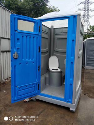 Outdoor HDPE Draagbaar toilet Mobiele camping Chemische hut Voor mijnbouwterreinen